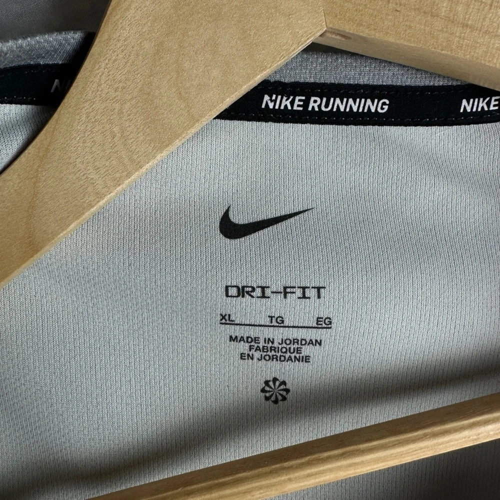Nike Running Dri-FIT Shirt Mens XL‎ Grey Short Sleeve Training Tee DV9315-084